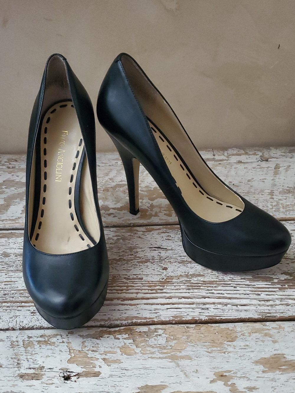 Enzo Angiolini Black Leather Pumps
